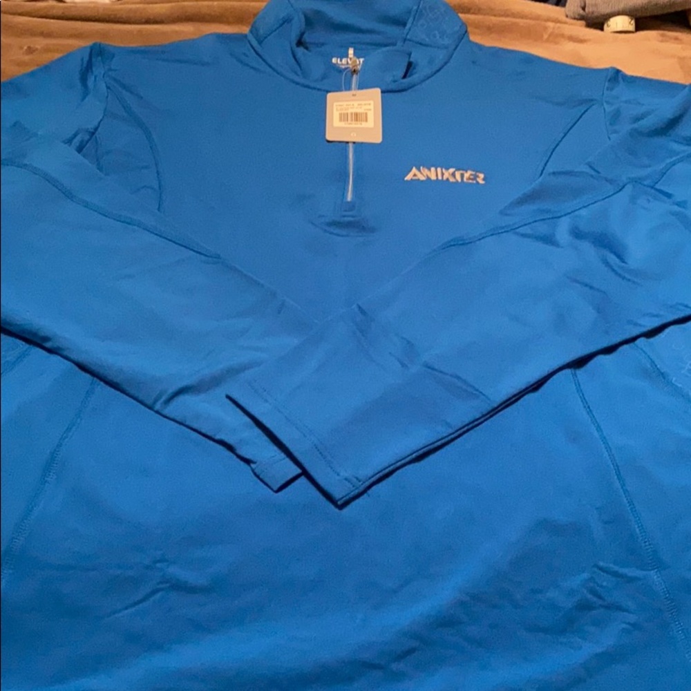 Men’s long sleeve athletic shirt
